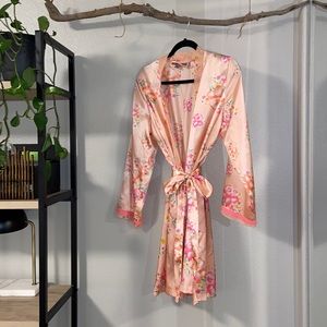 Morgan Taylor Intimates silky robe
